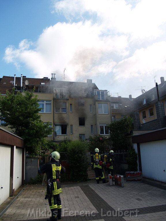 Brand Wohnung mit Menschenrettung Koeln Vingst Ostheimerstr  P016.JPG